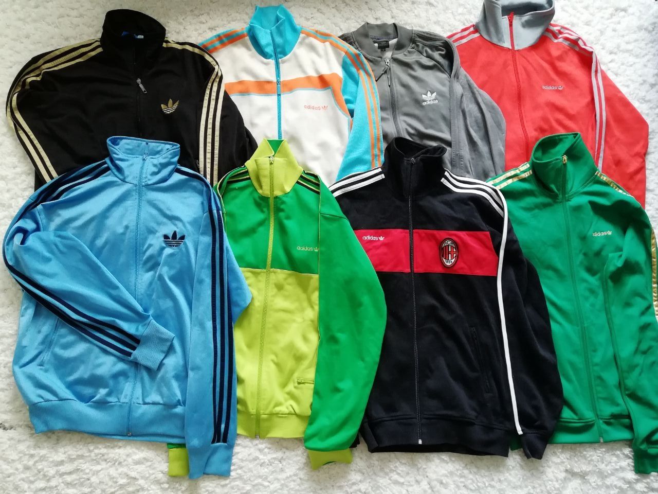 Bluze de trening adidas Originals colectie unica