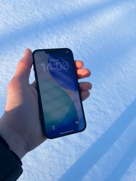 Продам iphone 13 128gb