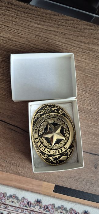 Продам сувенирную пряжку шерифа штата Техас.