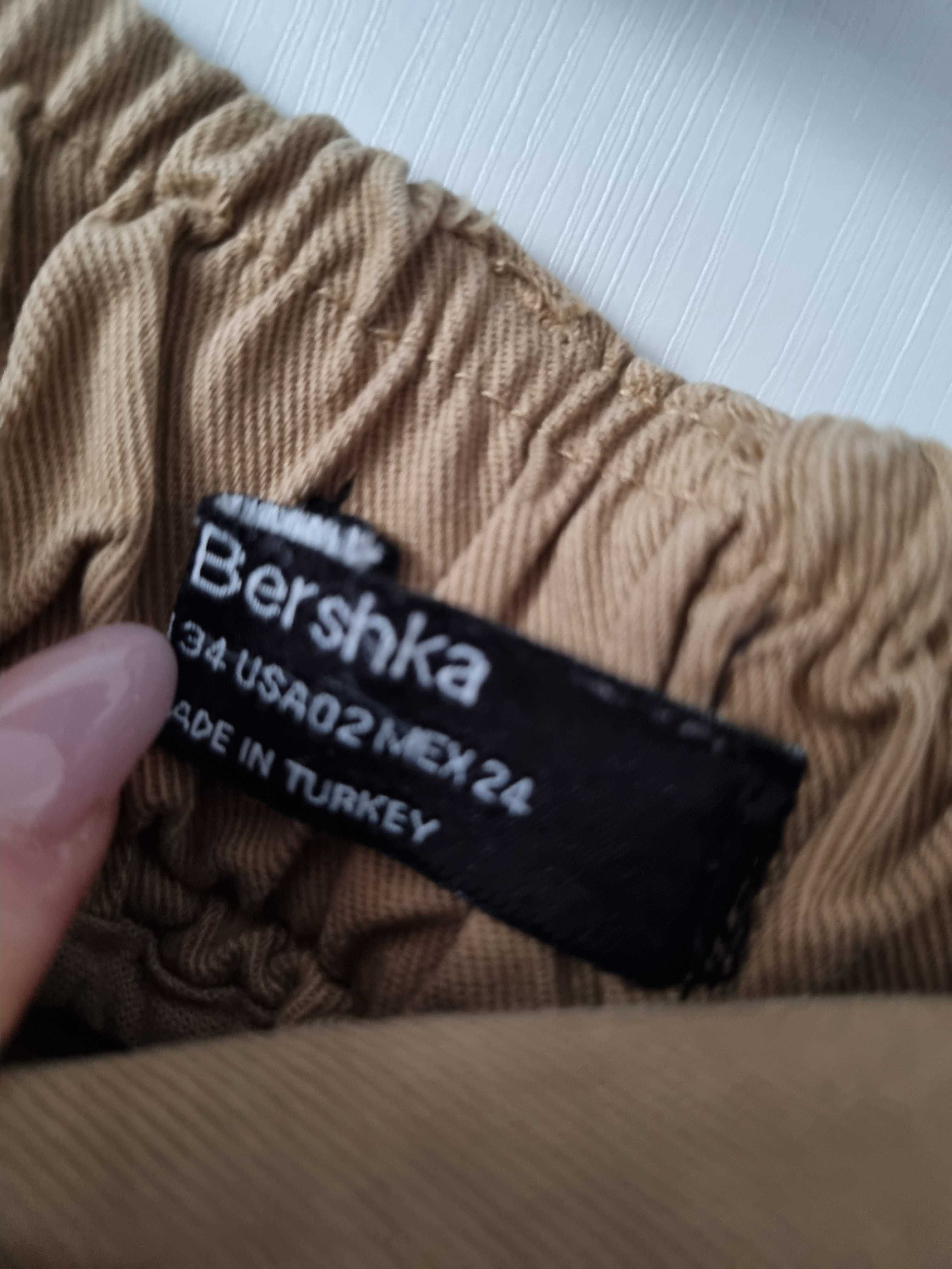 Blugi cargo Bershka