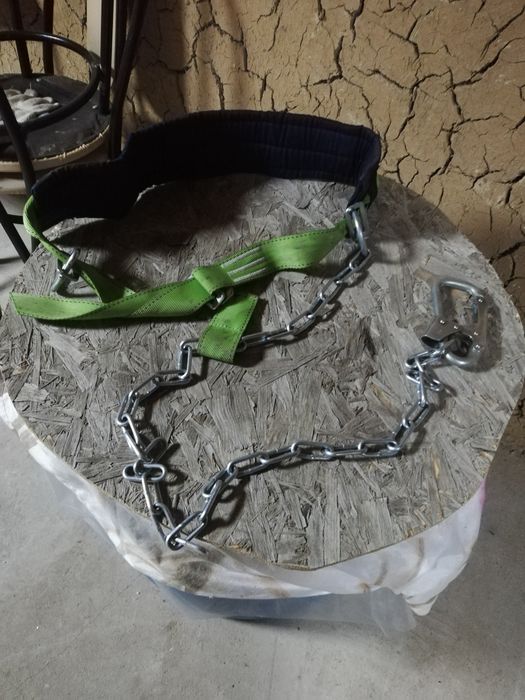 Продам пояс страховачный с одним карабином