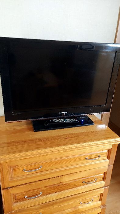 Телевизор Samsung LCD 32"
