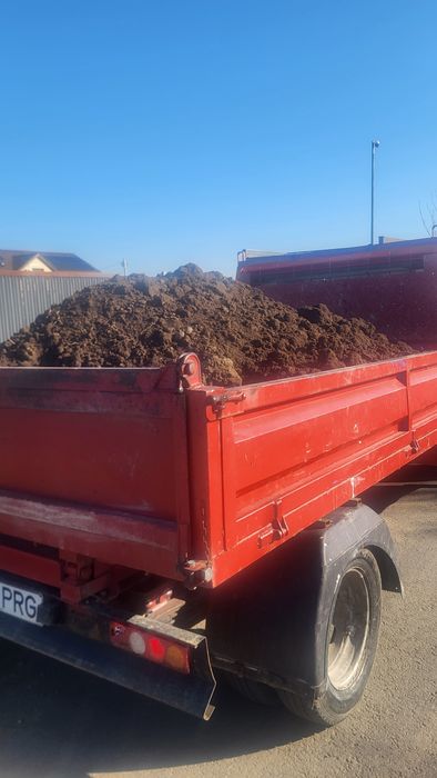 Bobcat bascula pamant vegetal nisip balastru