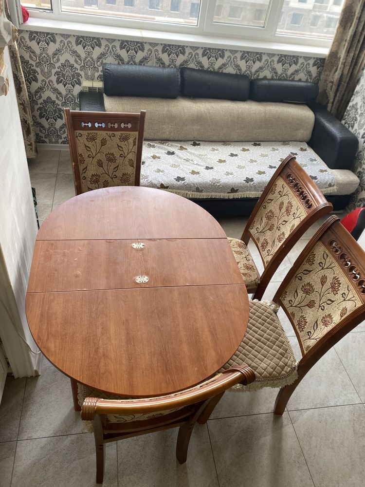 Продам стол с стульями