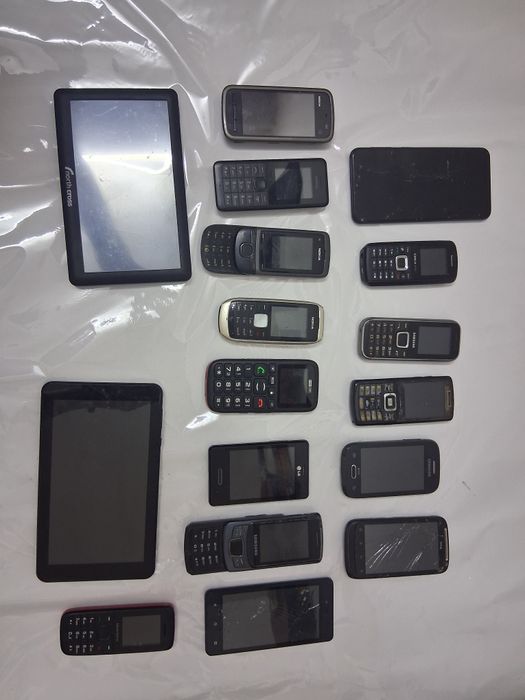 Vând telefoane vechi