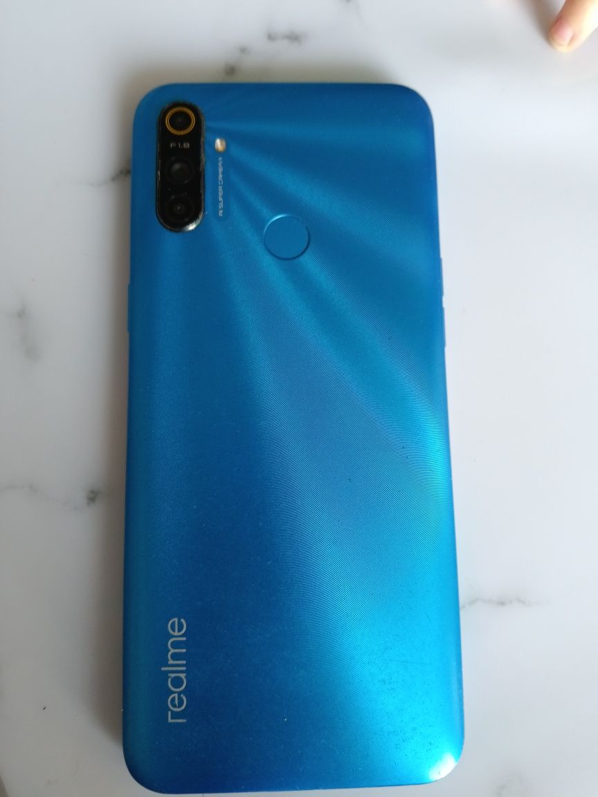 Продам Realme c3.32гб отличном состоянии.