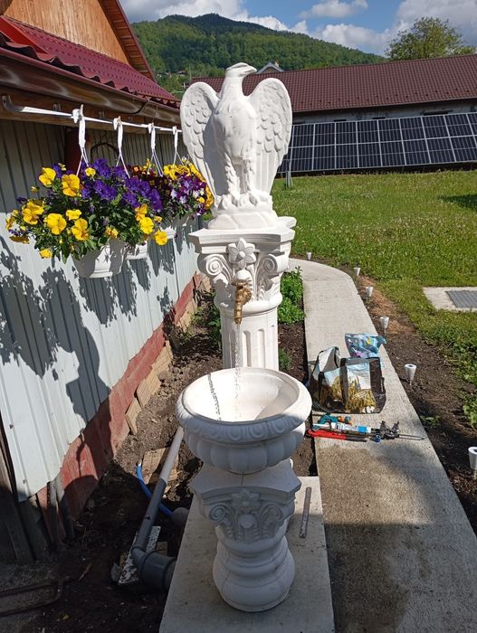 Ghivece, cismele, coloane romane alte decoratiuni din beton