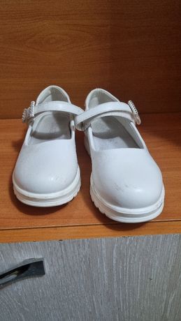 Детский белый туфли