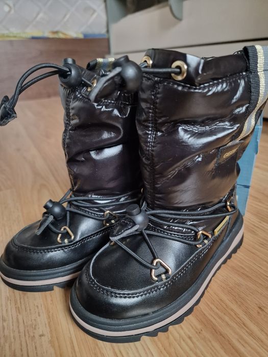 Продаются абсолютно новые фирменные сапоги GEOX