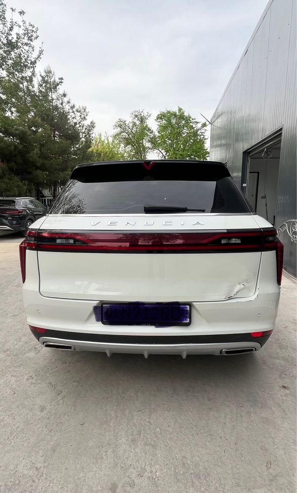 Nissan Venucia star продается срочно.