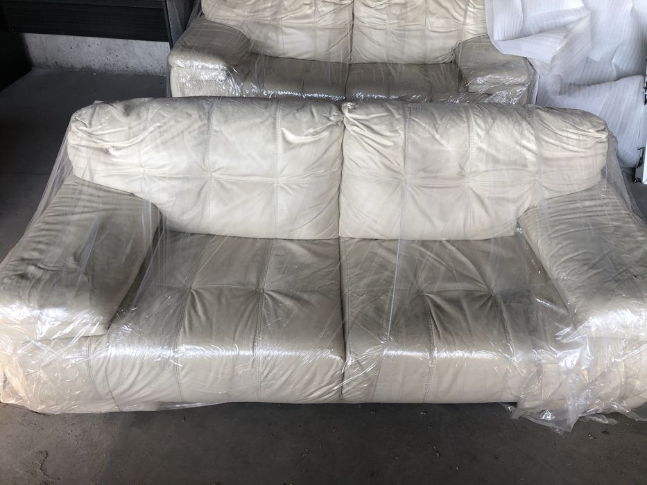 Продавам 2бр. кожени дивани.