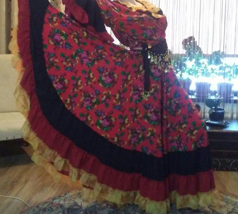 Costum pentru dansuri tiganesti