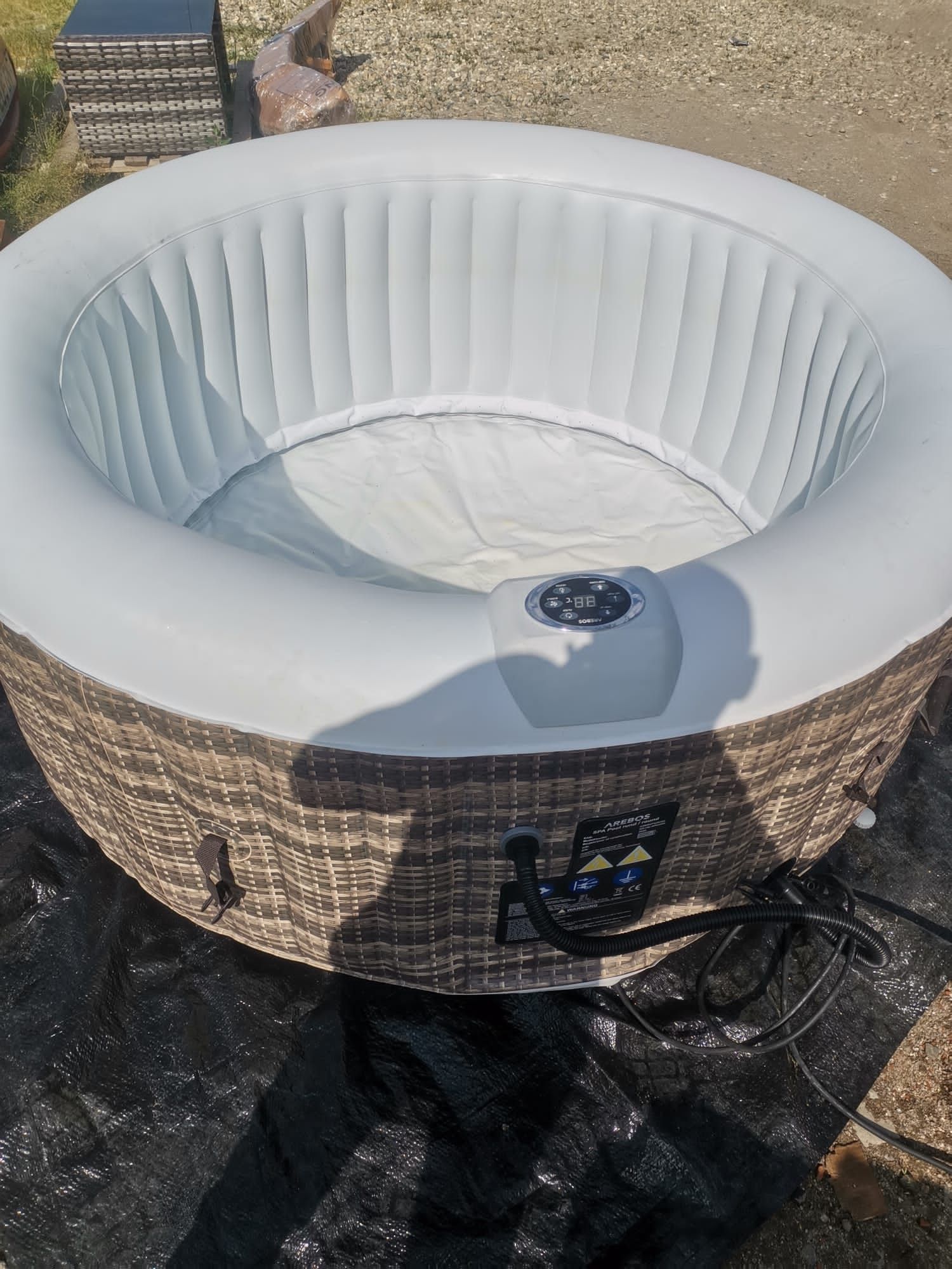 Jacuzzi cu bule și încălzire pana la 40 grade diametru 175cm