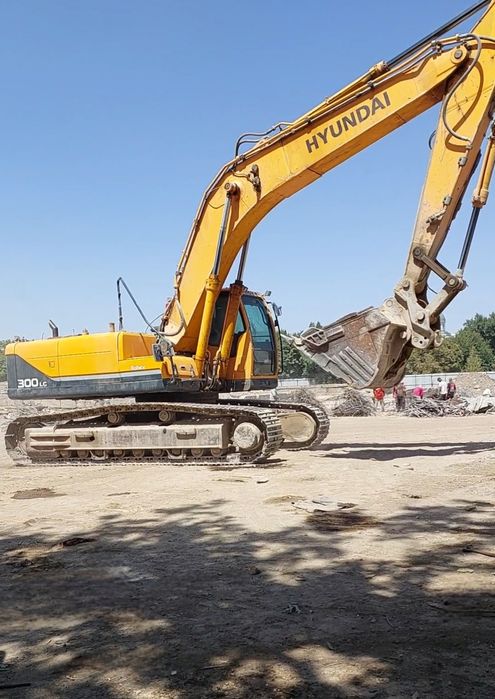 Хундай 300 гусеничный экскаватор