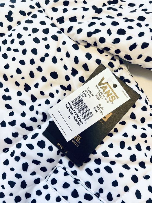 Geaca impermeabila 12-13 ani noua