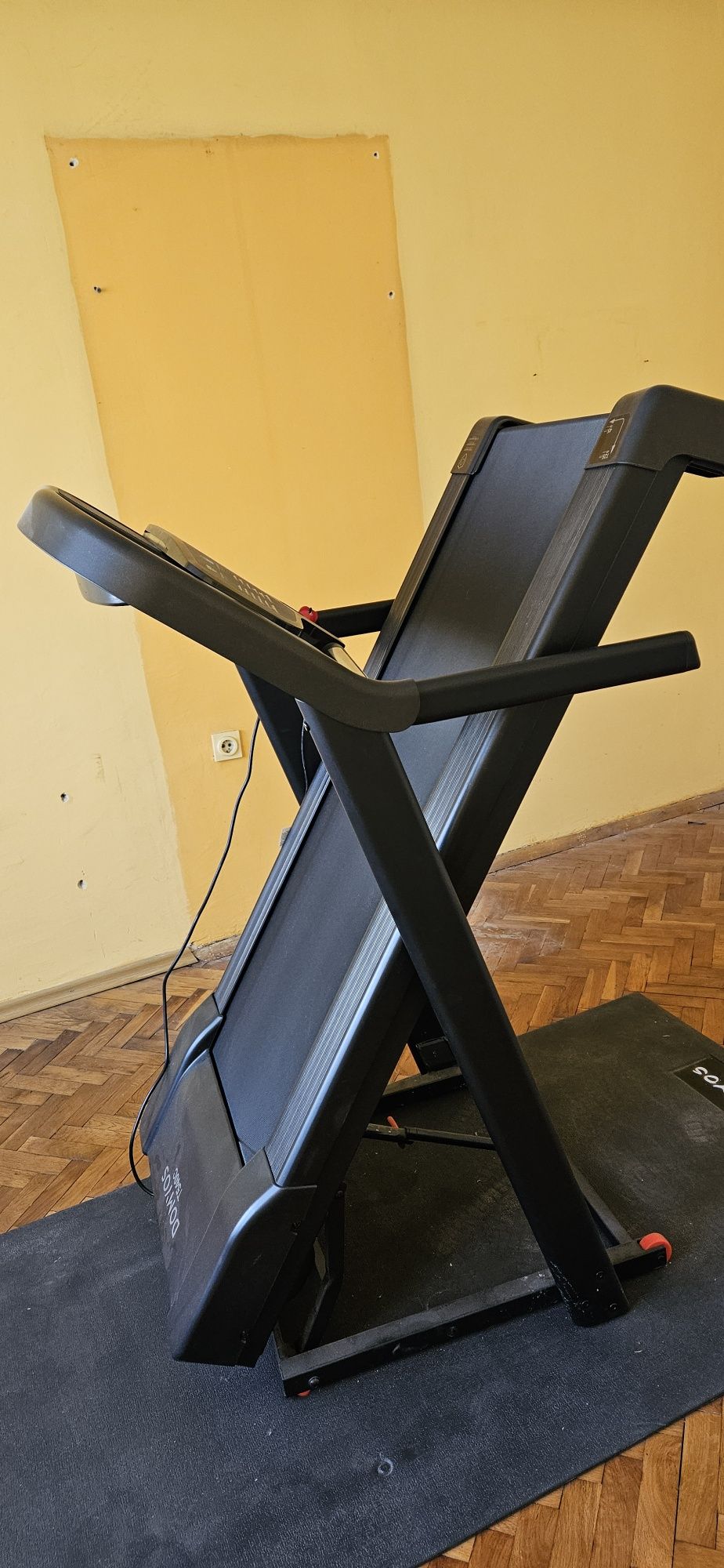 DOMYOS T540C Фитнес бягаща пътека