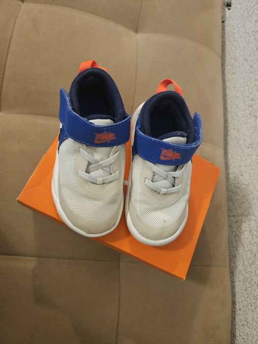 Маратонки Nike 26 размер