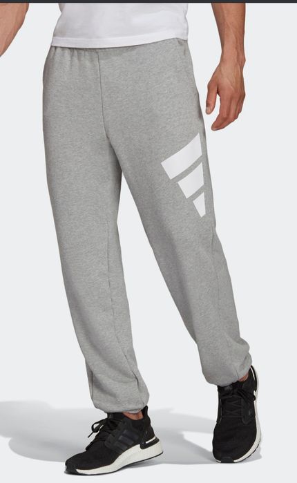 Продам брюки спортивные Adidas.