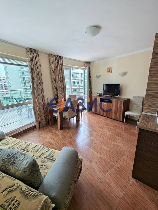 Продава се Двустаен апартамент в к.к. Слънчев бряг - 54 кв.м за 1241 €/кв.м - Снимка #3