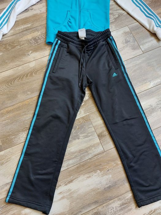 Спортен екип на adidas