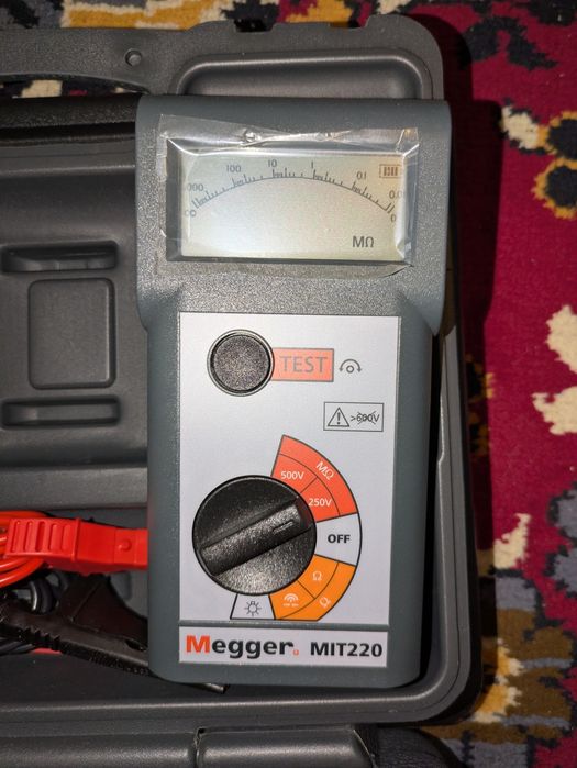 Megger MIT220 – tester izolație profesional, ca nou