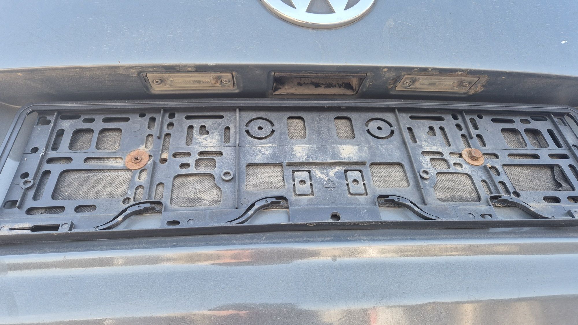 Bara fata vw touran.