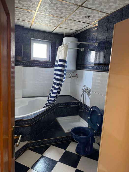 Дава се под наем Четиристаен апартамент в Казанлък - 110 кв.м за 280.5 € - Снимка #2