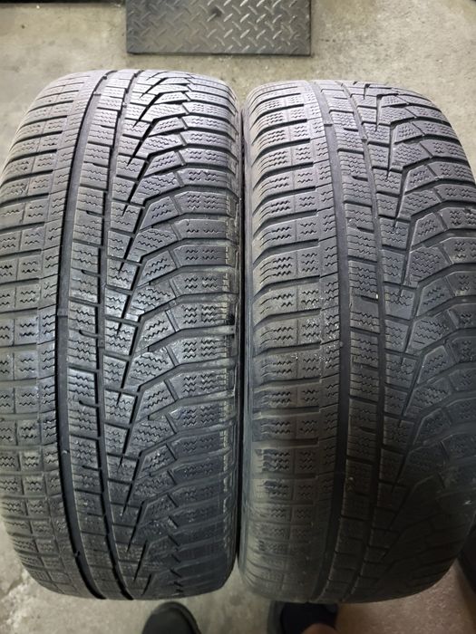 2 anvelope 215 55 R 18 Hankook iarna