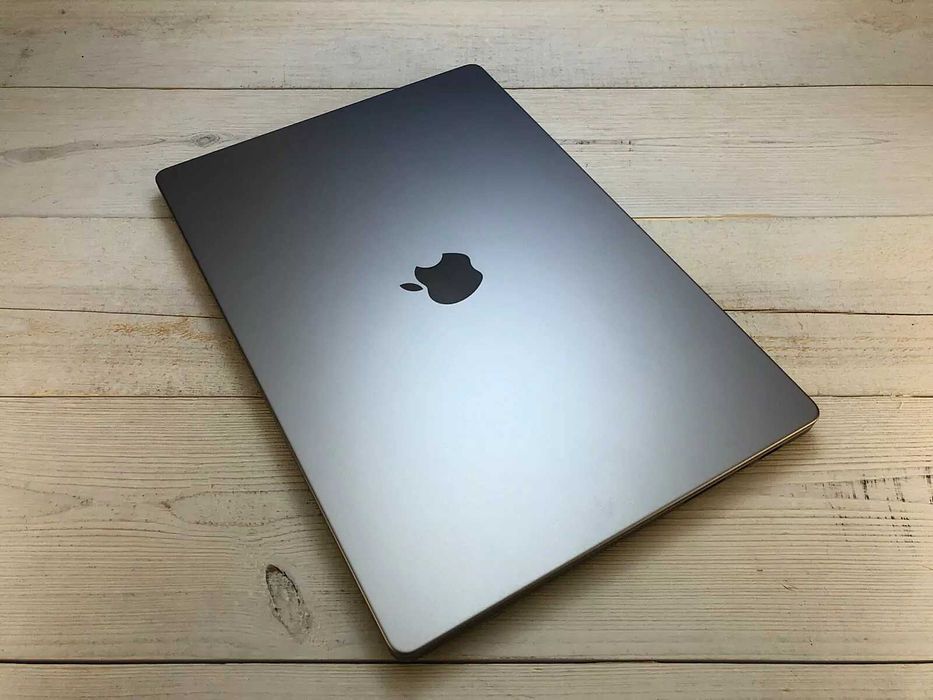 Macbook Pro 16 M1 Pro | 16 GB RAM | 512 GB SSD - много запазен