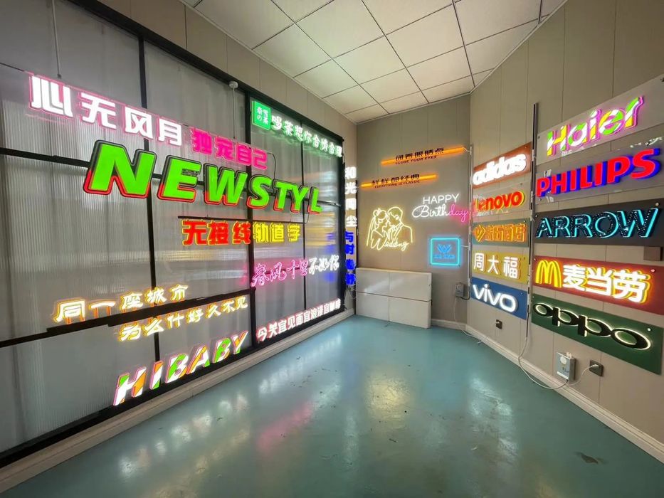 Услуги наружной рекламы / Tashqi reklama xizmatlari