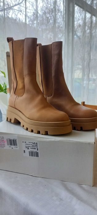 Бота естествена кожа