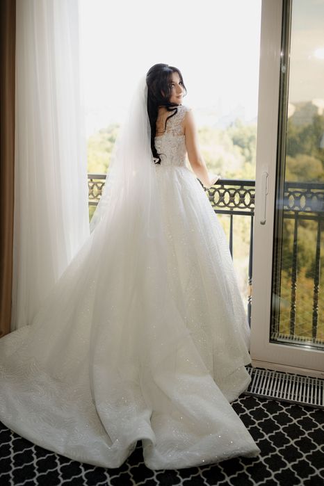 Vând rochiță de mireasă