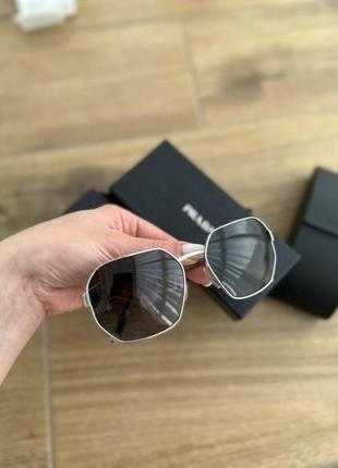 слънчеви очила Prada