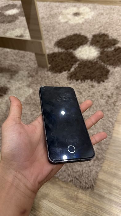 Продам noshing phone 1 8/256