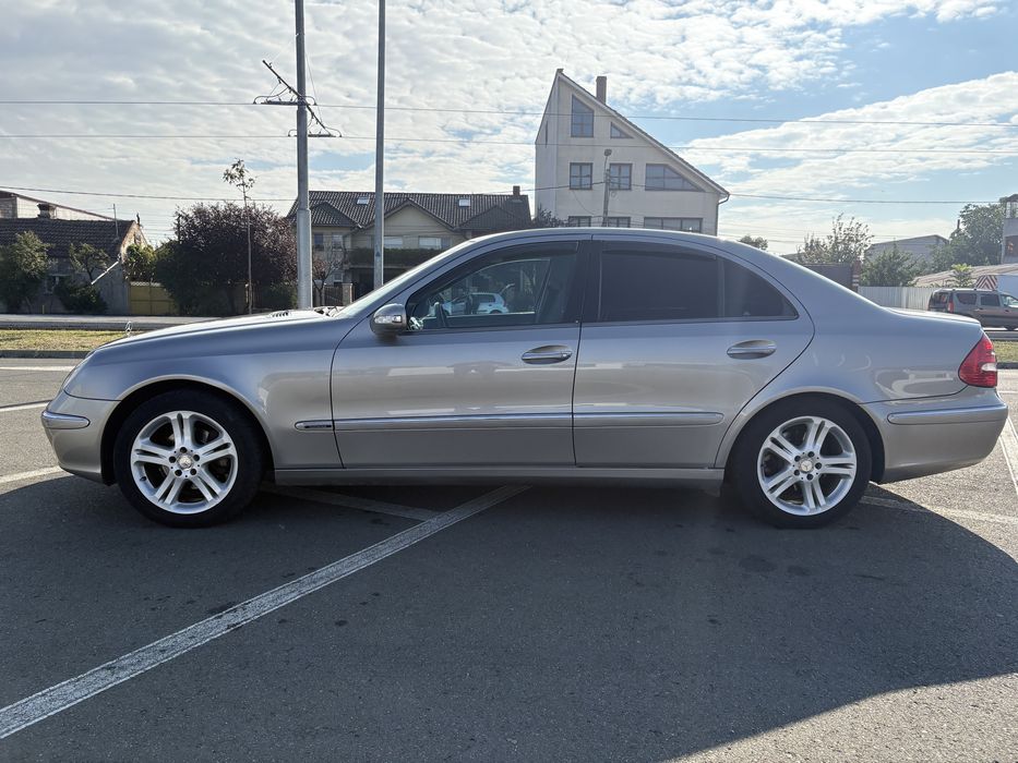 Mercedes E220 w211