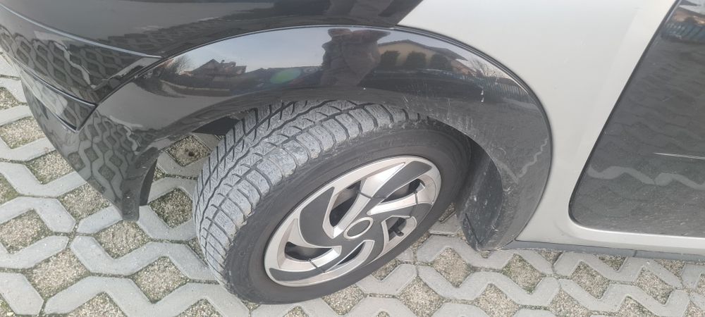 Jante tablă cu anvelope iarnă+ capace