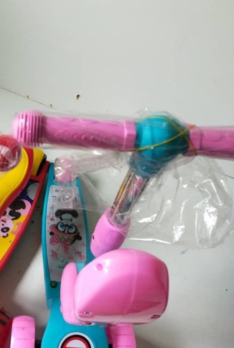 Продам новый самокат подходит с 1 до 6 лет