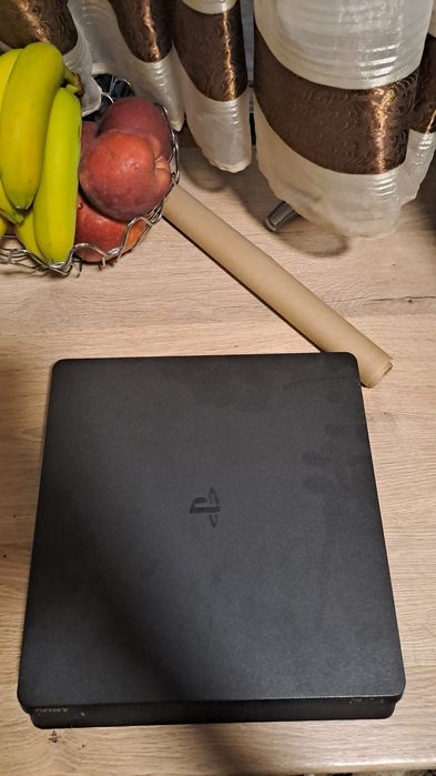 Vând PlayStation 4 512gb