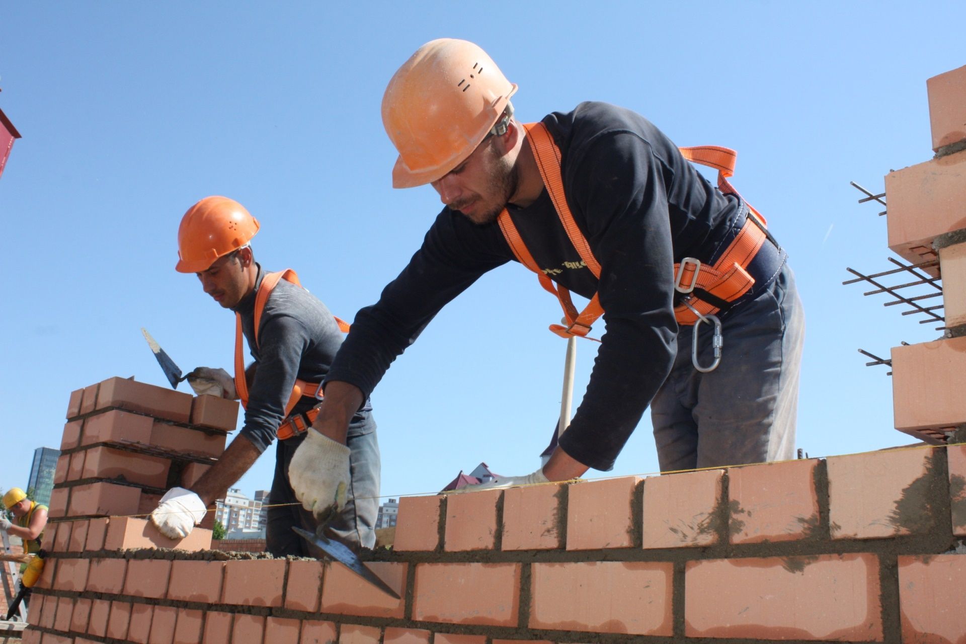 Каменщики бетонщики штукатурщики выполняем все виды строительных работ