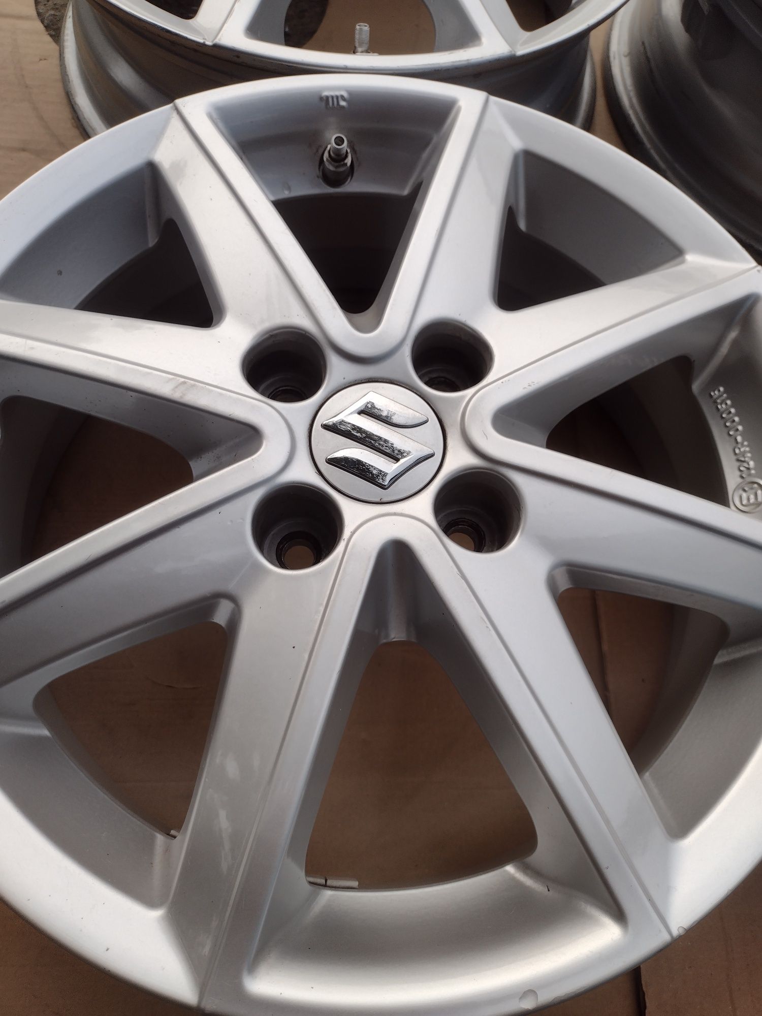 Почти нови 15-4х100 ЕТ40 5j Suzuki Ignis