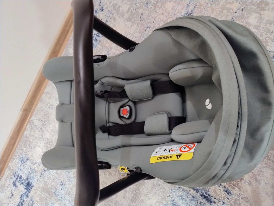 Vând Scoică Auto JOIE și Leagăn Electric JOIE