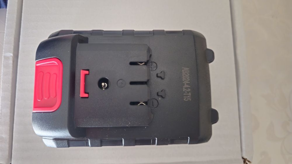 Acumulator Sumker pentru masina de tuns iarba,