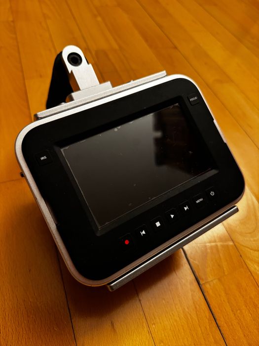 Vând Blackmagic Cinema Camera 2.5k la cutie