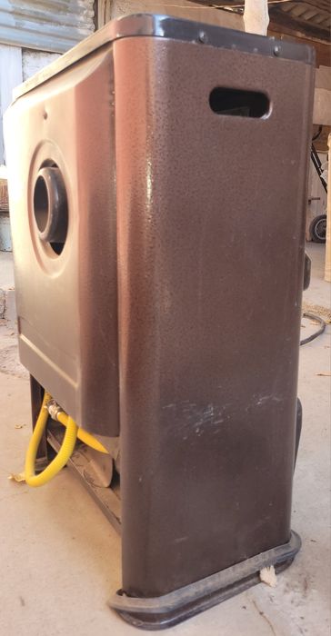 Газовый камин отопительный в отличном состояний