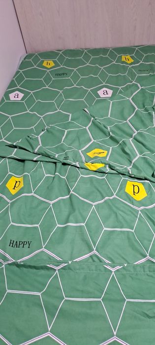 Vând lenjerie pat dublu