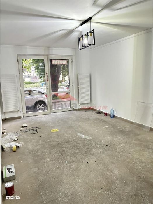 Spatiu comercial, Independentei la strada