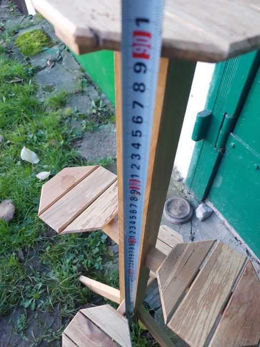 Suport din lemn pentru flori