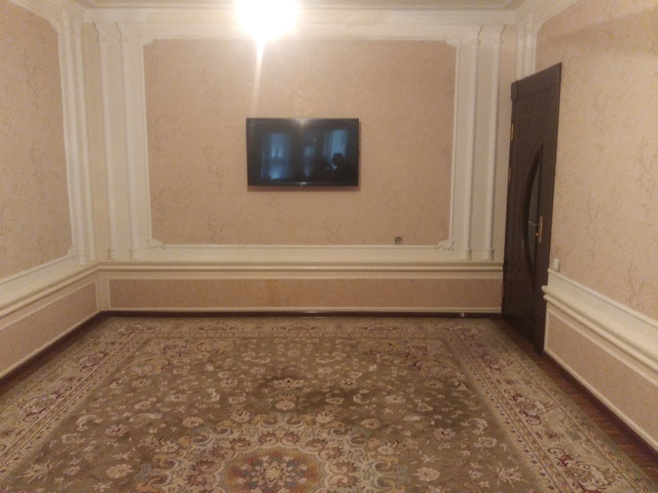 Продаётся 5-ти ком квартира. Шайхантахурский район.