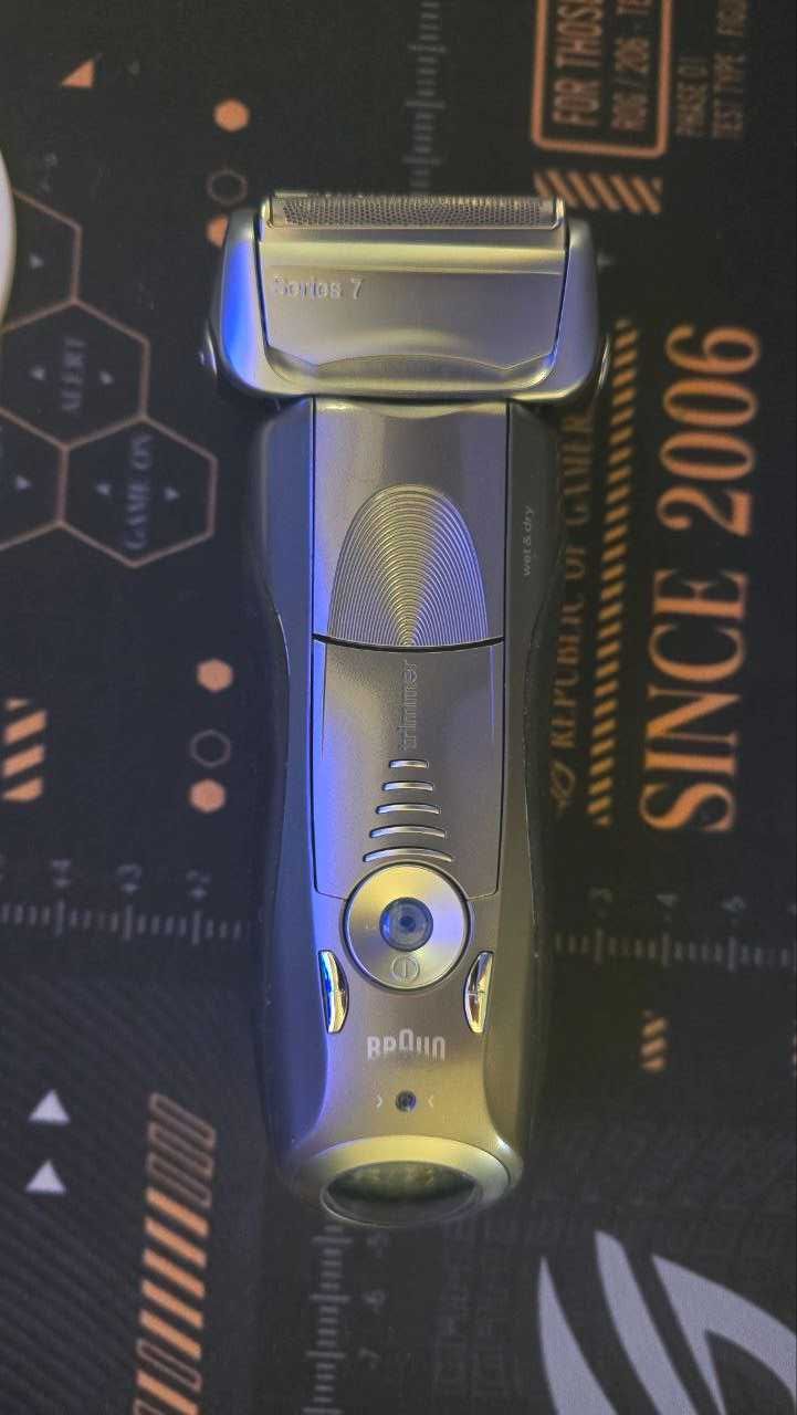 Самобръсначка Braun Series 7 7899C