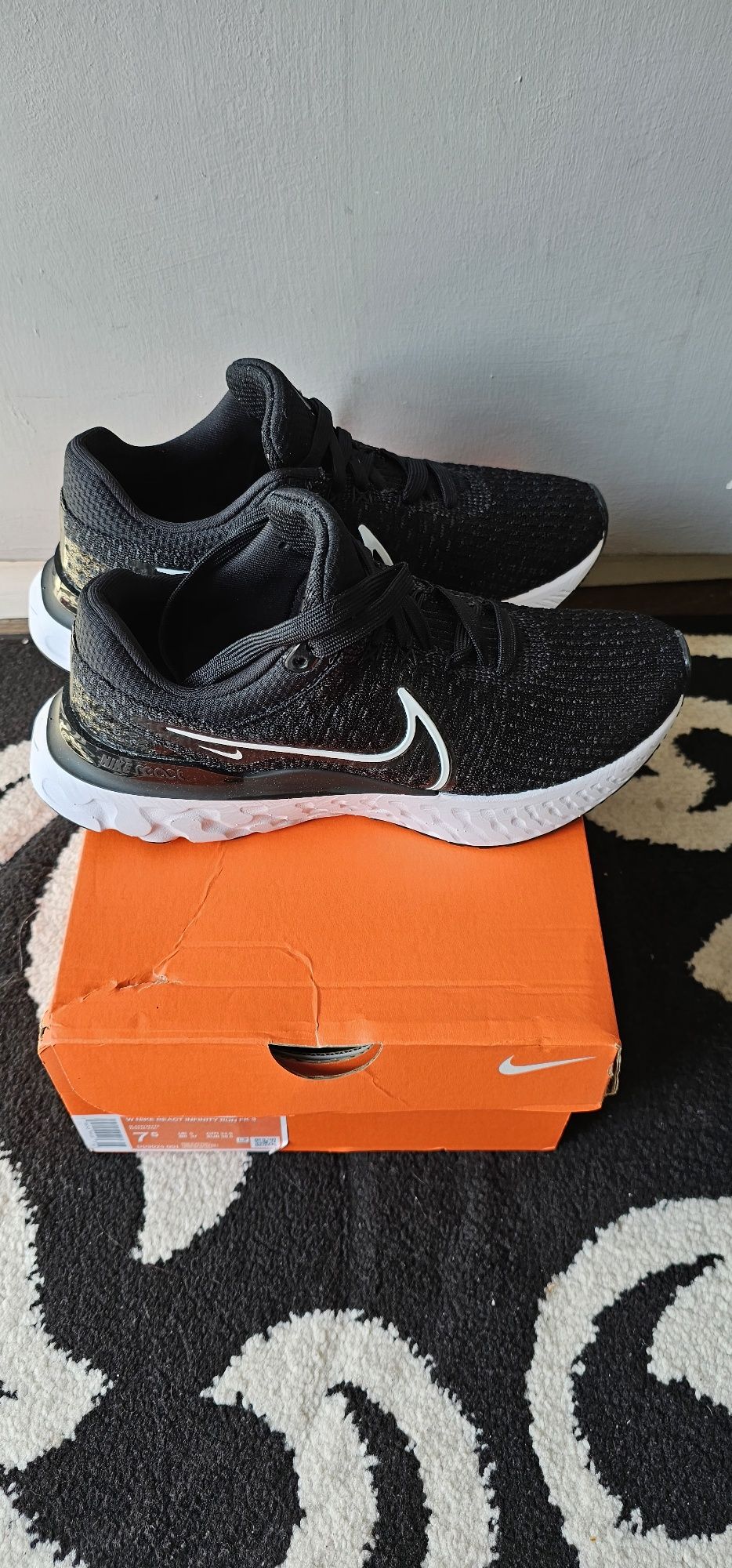 NIKE React Infinity Flyknit 3
